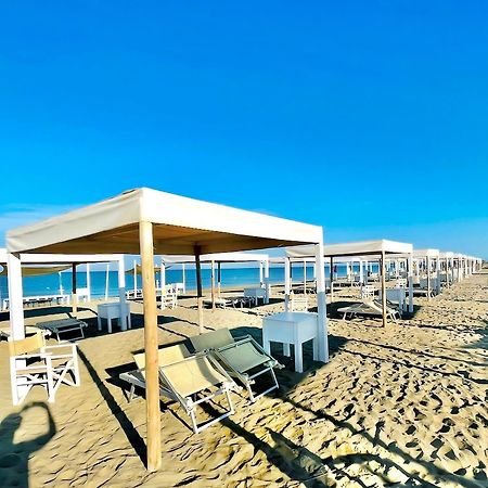 טירניה Regina Beach Holiday Apartments מראה חיצוני תמונה