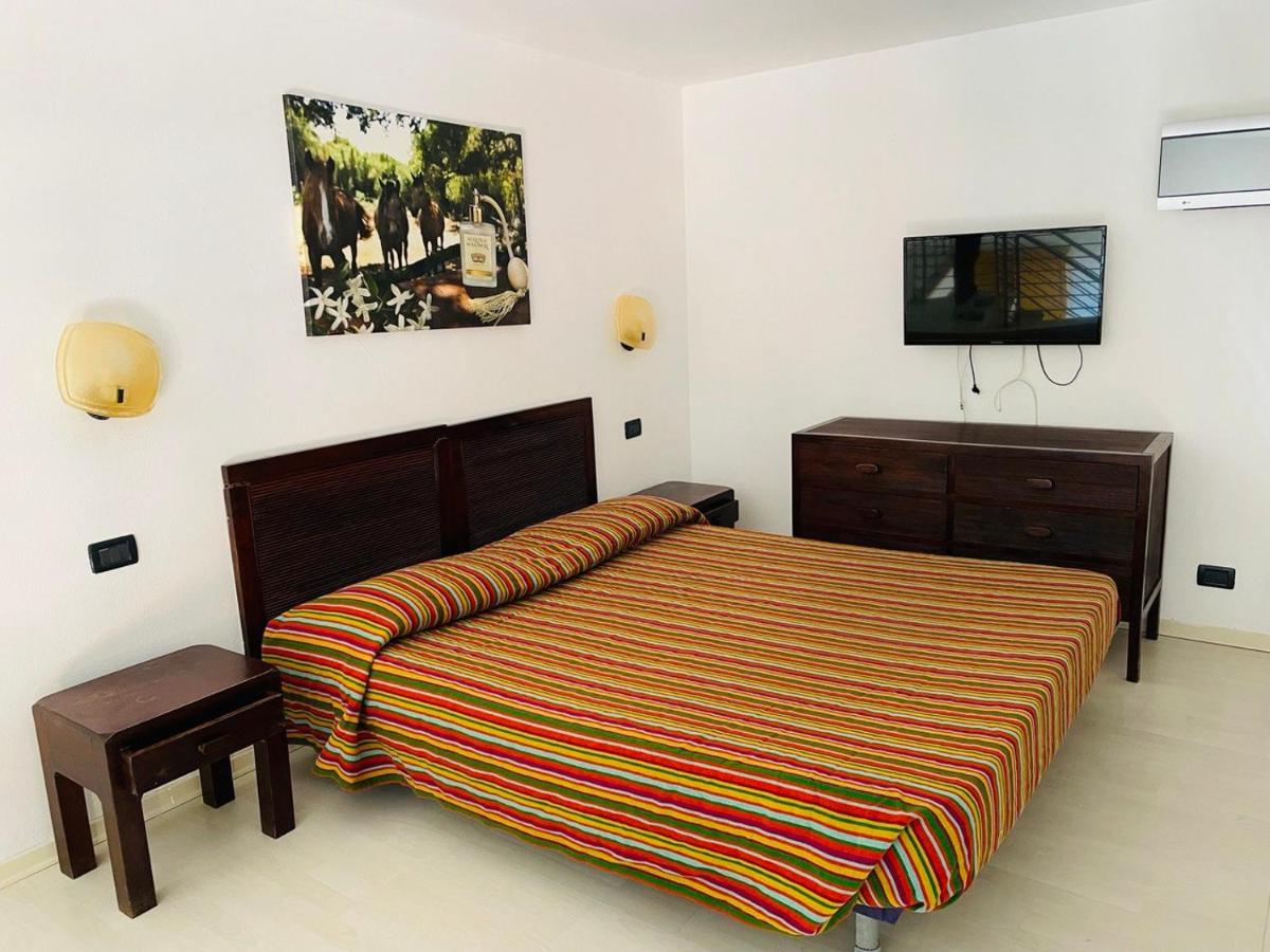 טירניה Regina Beach Holiday Apartments מראה חיצוני תמונה