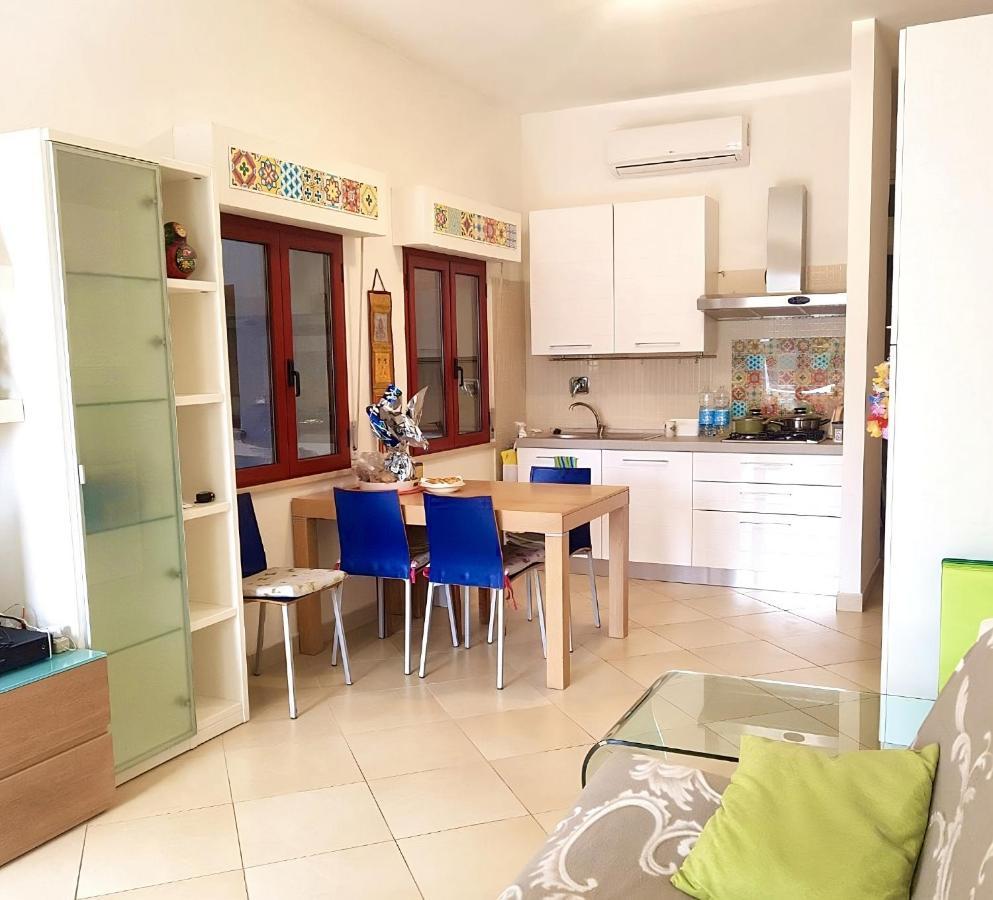 טירניה Regina Beach Holiday Apartments מראה חיצוני תמונה