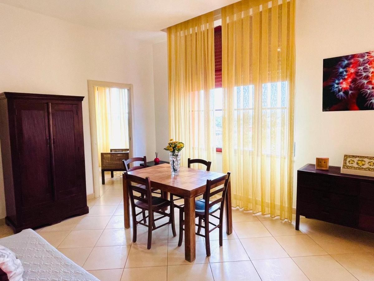 טירניה Regina Beach Holiday Apartments מראה חיצוני תמונה