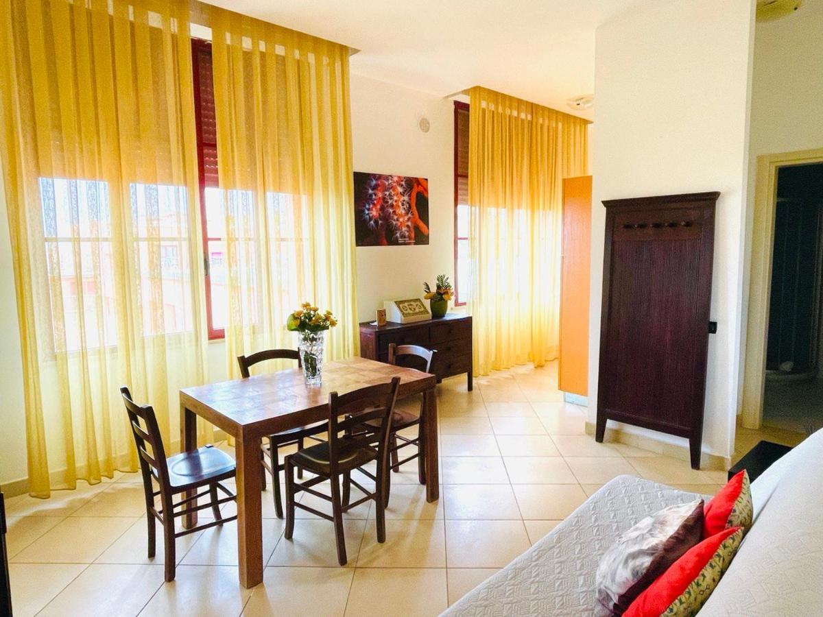 טירניה Regina Beach Holiday Apartments מראה חיצוני תמונה