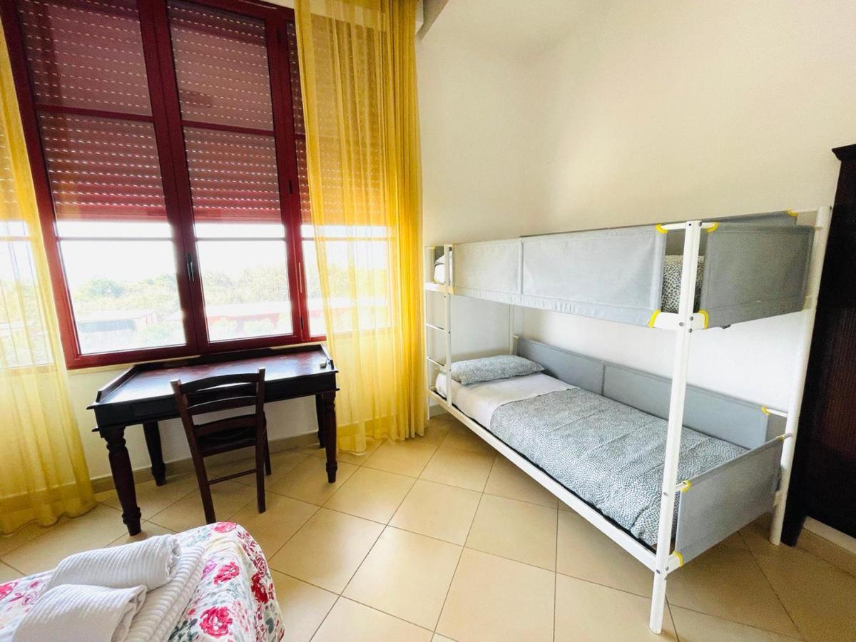 טירניה Regina Beach Holiday Apartments מראה חיצוני תמונה
