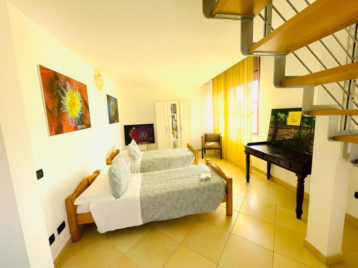 טירניה Regina Beach Holiday Apartments מראה חיצוני תמונה