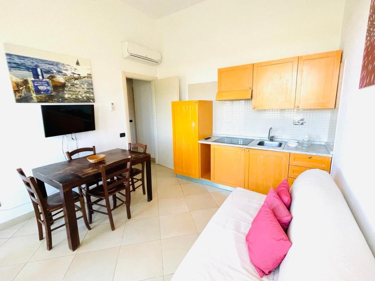 טירניה Regina Beach Holiday Apartments מראה חיצוני תמונה
