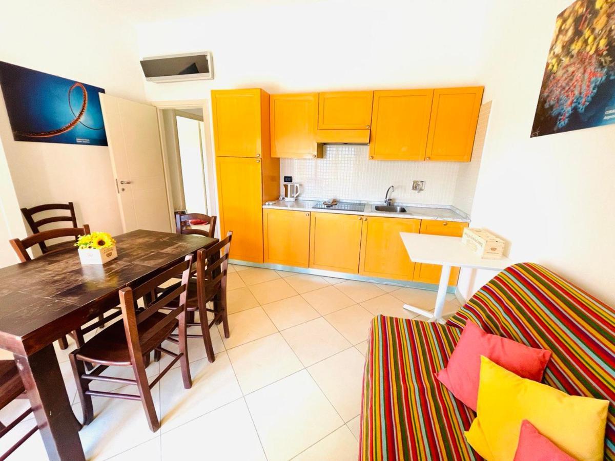 טירניה Regina Beach Holiday Apartments מראה חיצוני תמונה