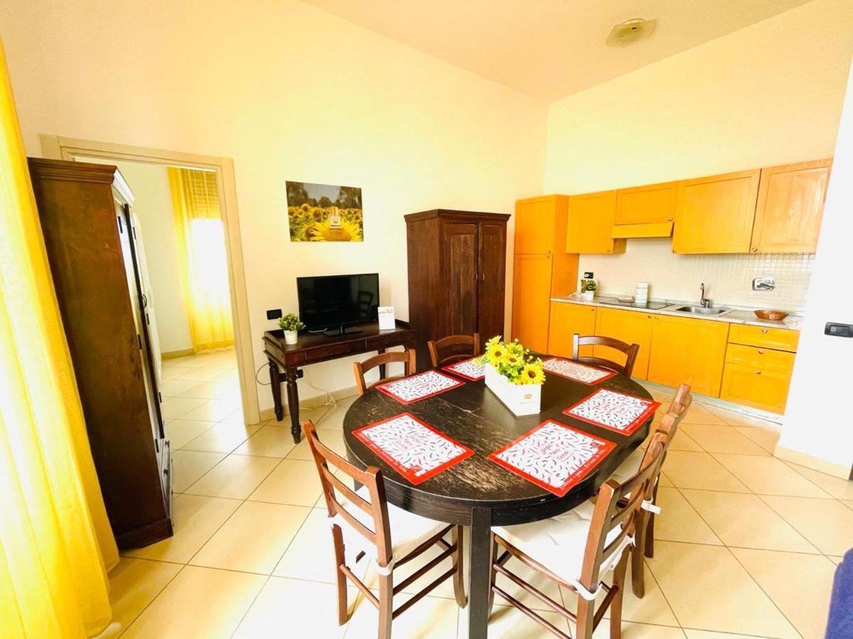 טירניה Regina Beach Holiday Apartments מראה חיצוני תמונה