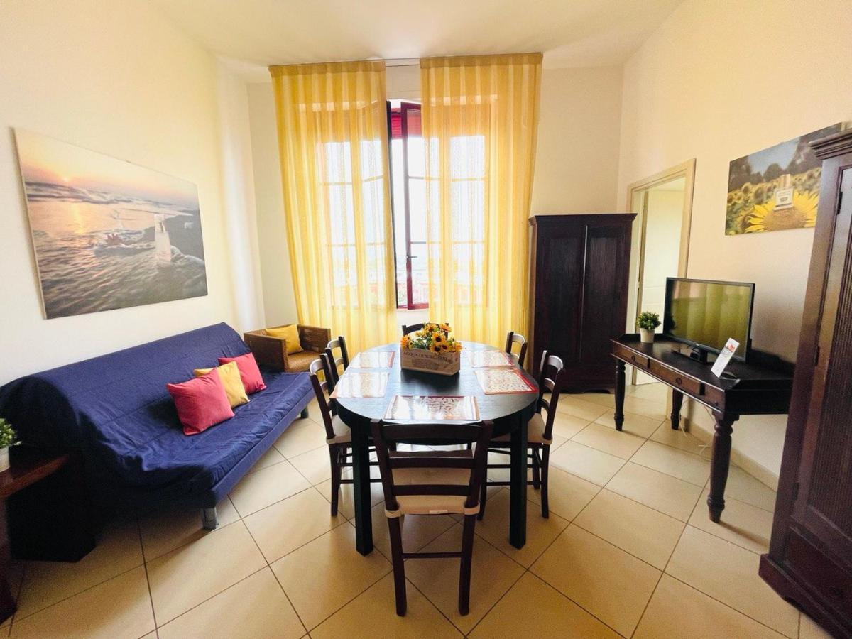 טירניה Regina Beach Holiday Apartments מראה חיצוני תמונה