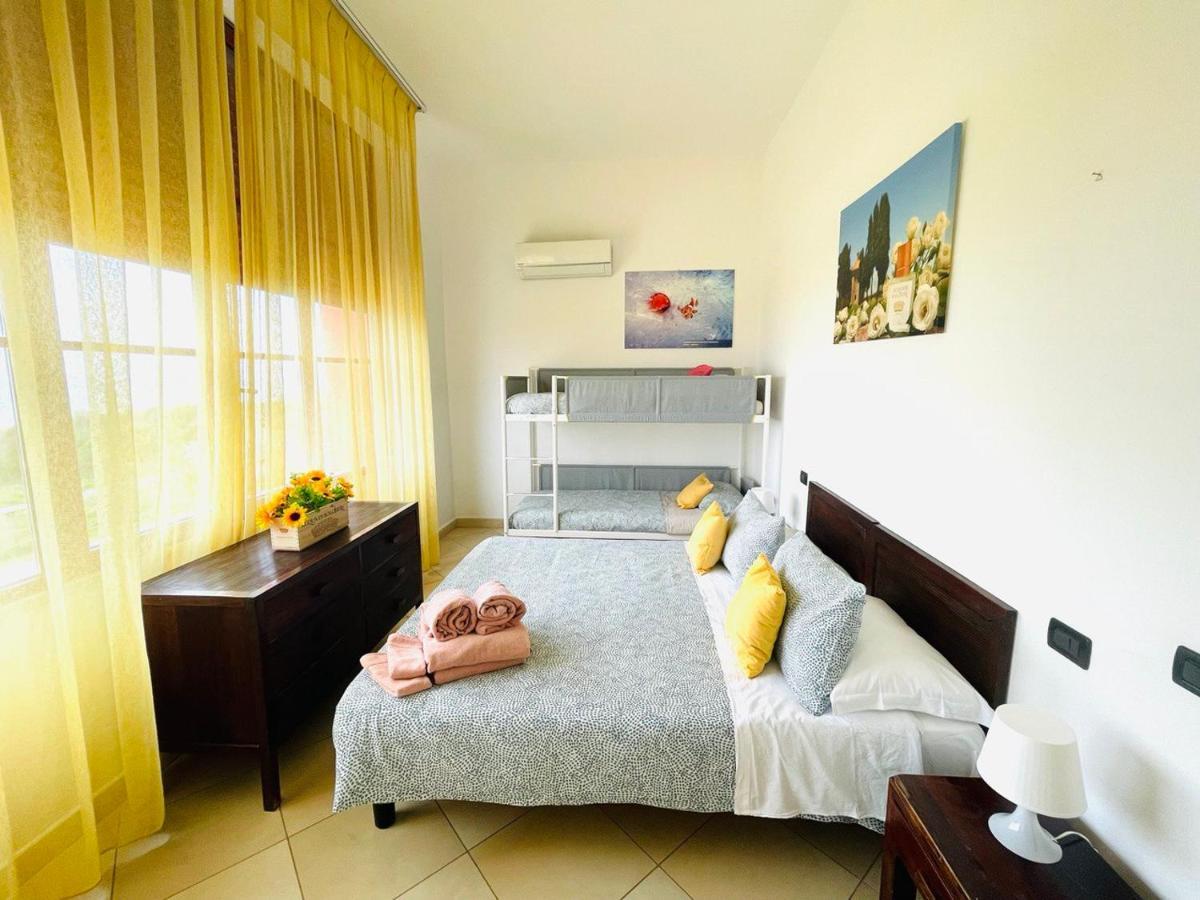 טירניה Regina Beach Holiday Apartments מראה חיצוני תמונה