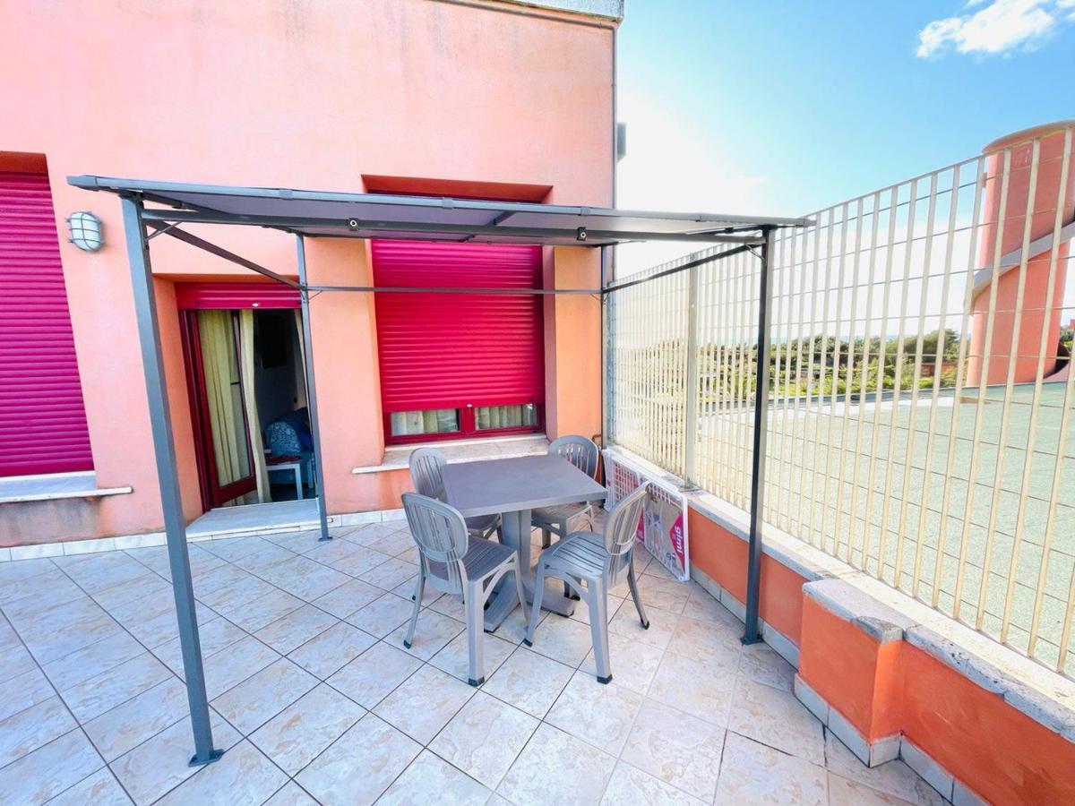 טירניה Regina Beach Holiday Apartments מראה חיצוני תמונה