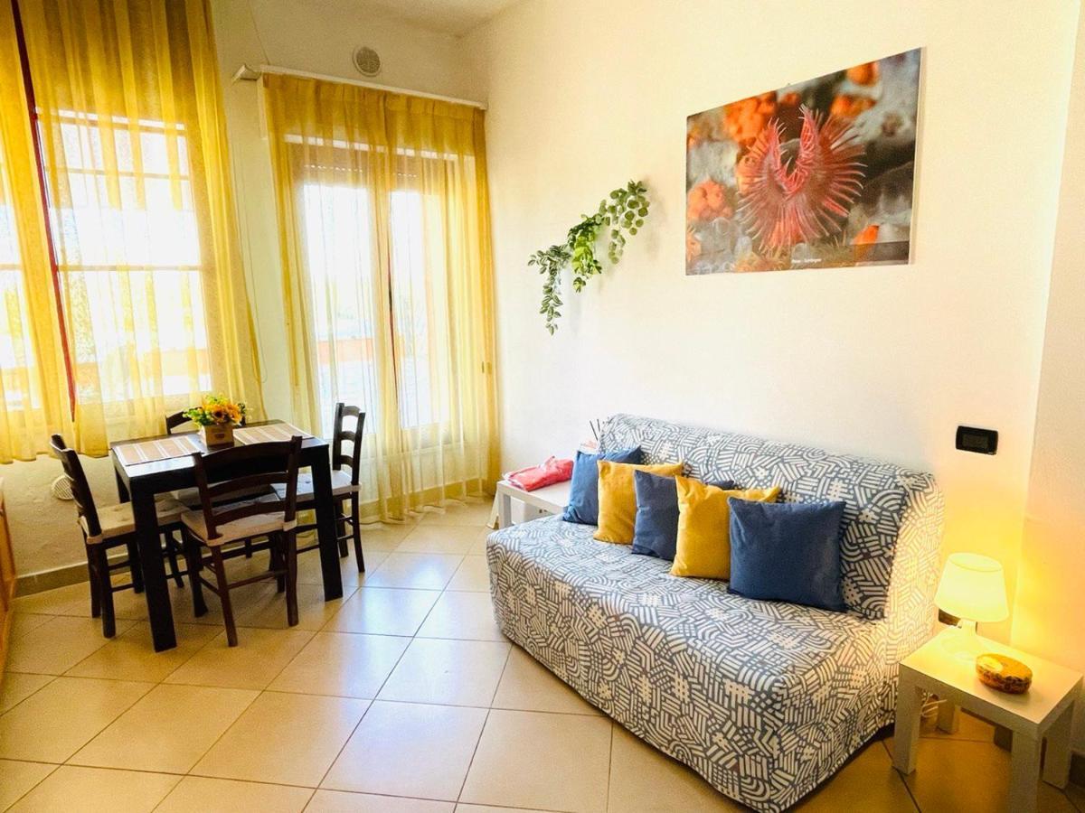 טירניה Regina Beach Holiday Apartments מראה חיצוני תמונה
