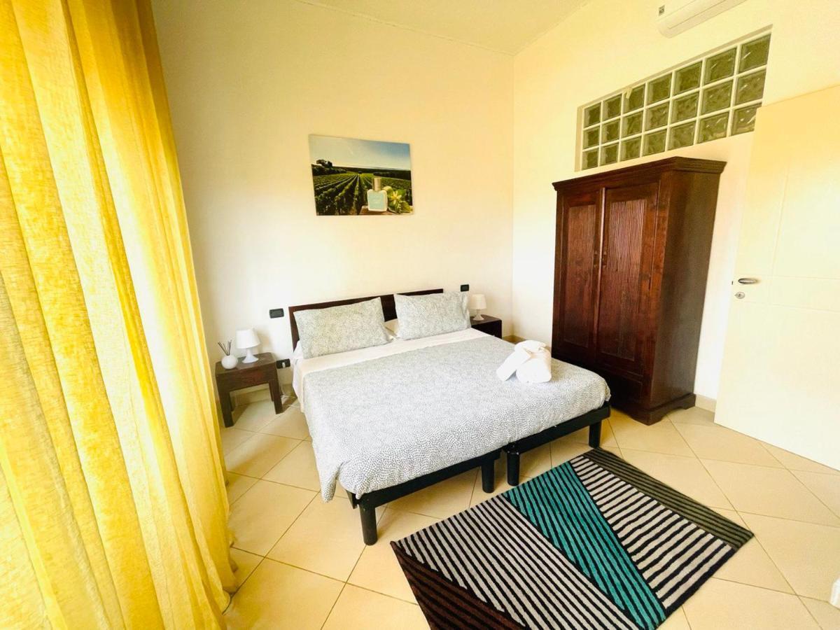 טירניה Regina Beach Holiday Apartments מראה חיצוני תמונה