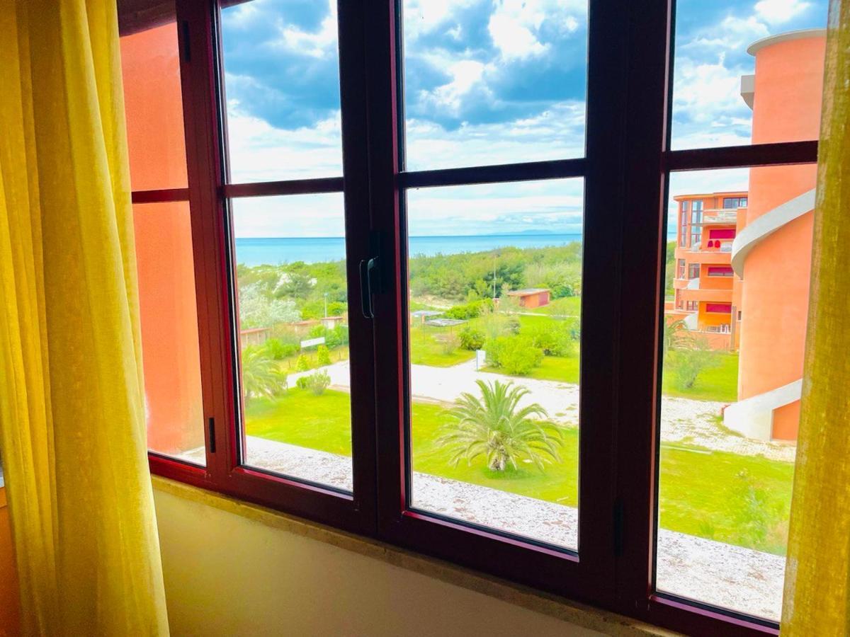טירניה Regina Beach Holiday Apartments מראה חיצוני תמונה
