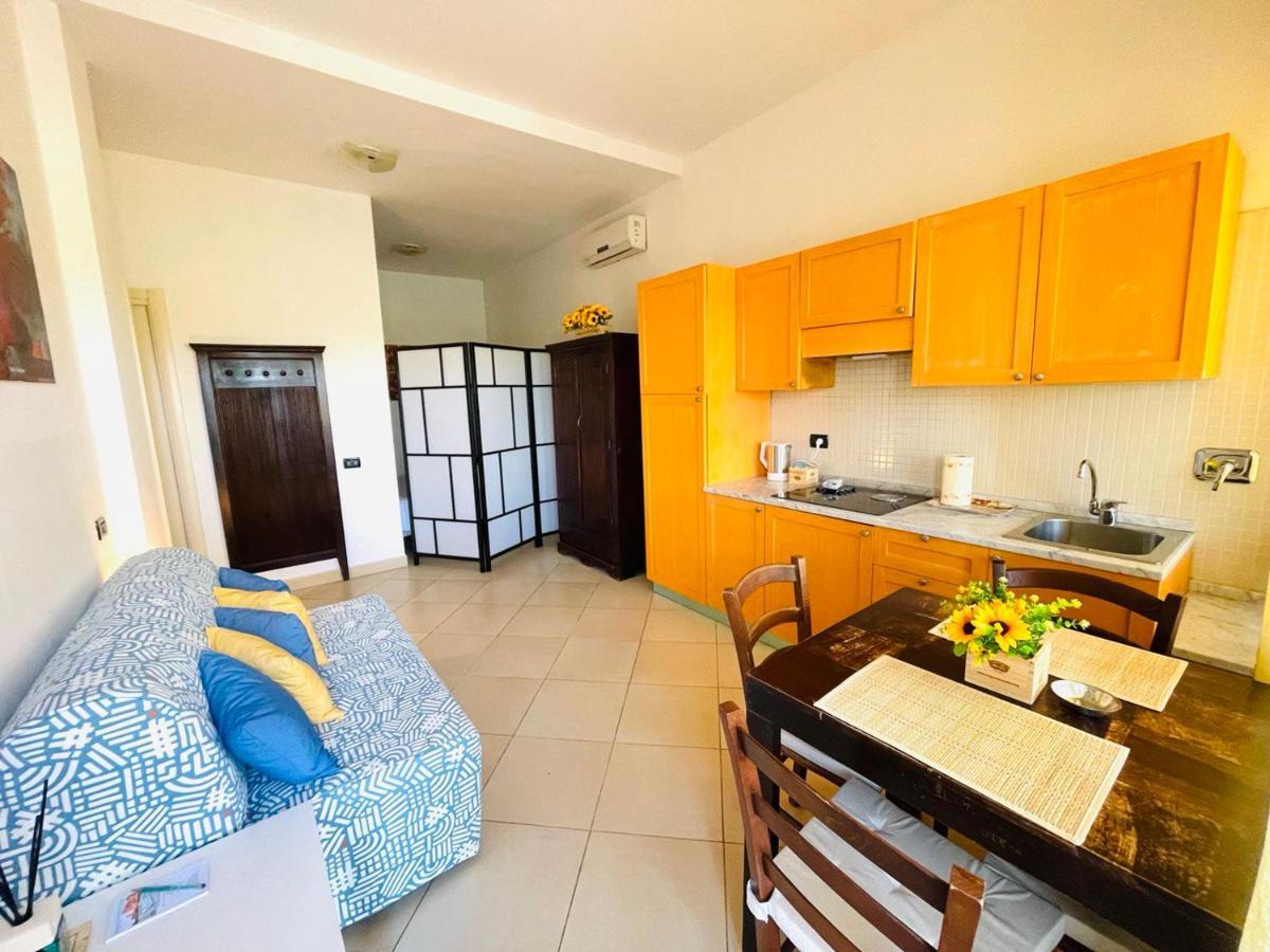 טירניה Regina Beach Holiday Apartments מראה חיצוני תמונה