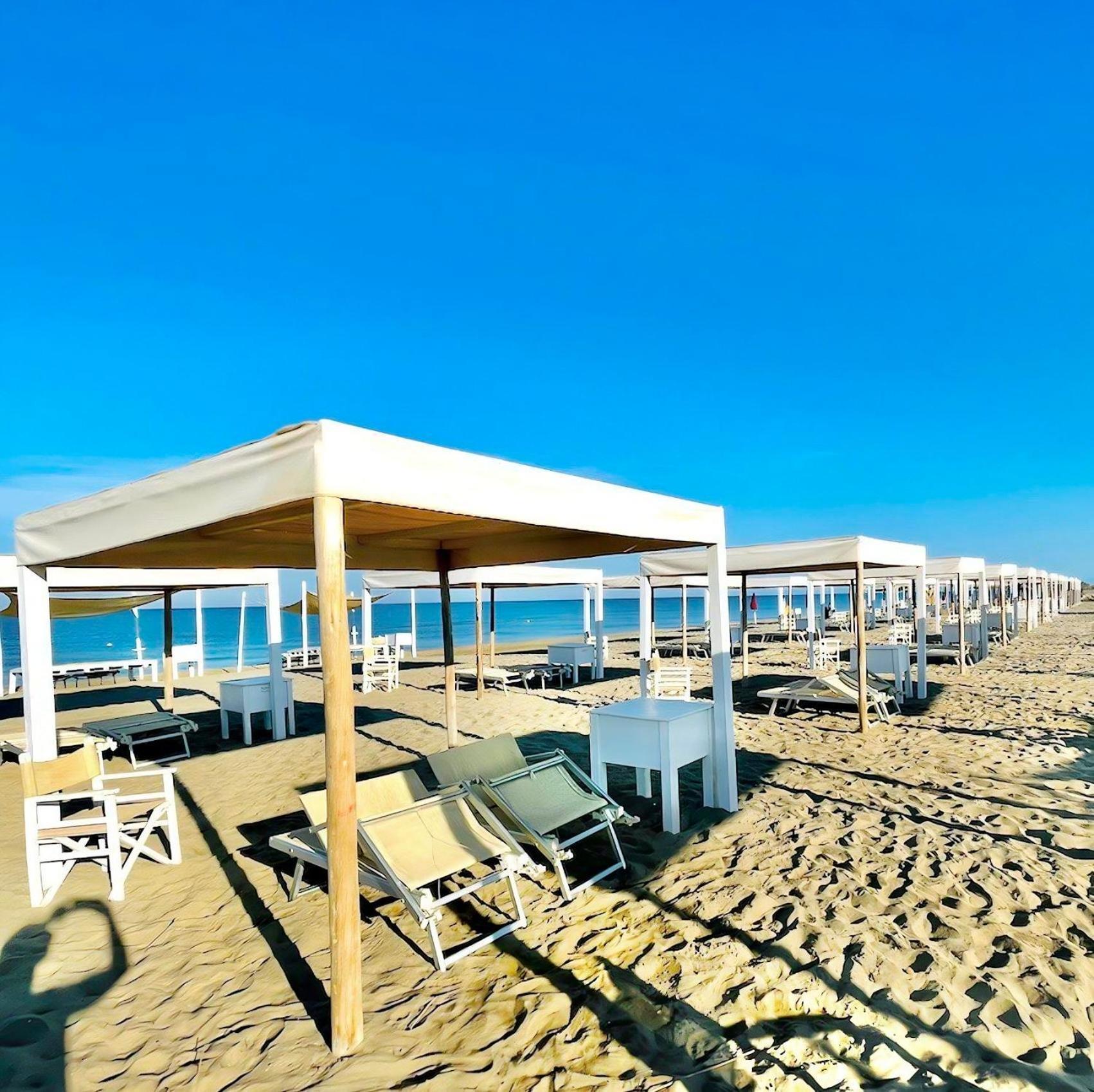 טירניה Regina Beach Holiday Apartments מראה חיצוני תמונה
